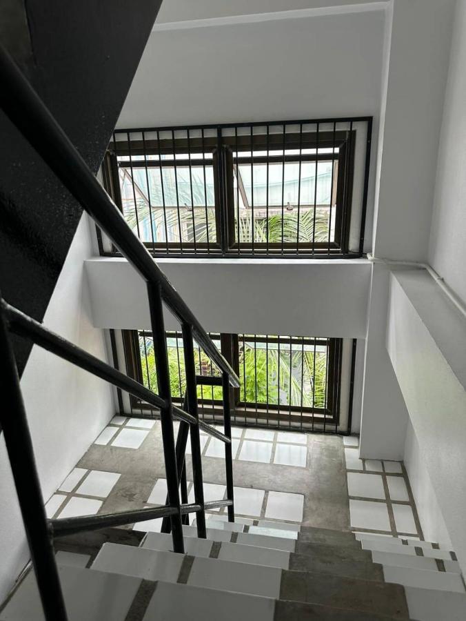 Donmueang Station Hostel Bangkok Exterior photo